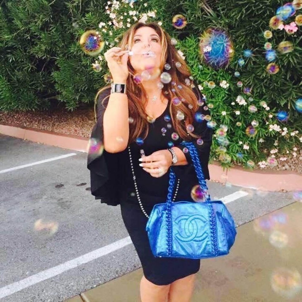 Meet your Posher, Michele